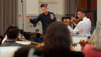 Joseph-Bastian-Linus-Roth_Münchner-Symphoniker-Copyright DokFabrik_01954238